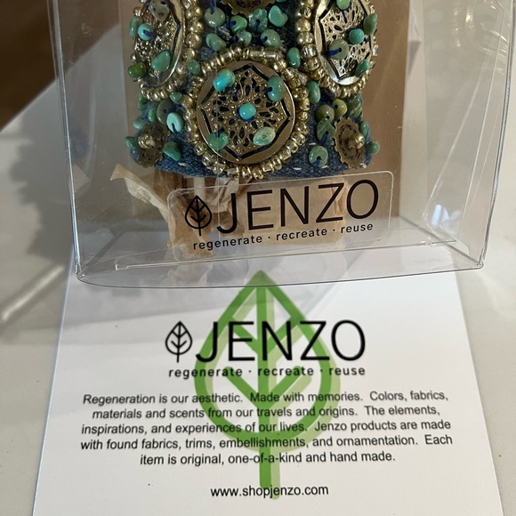 Handcrafted Cuff Bracelet with Turquoise Beads - Picture 6 of 10